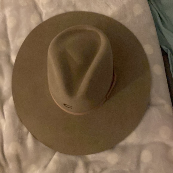 ✨Flat rimmed hat✨ - Picture 2 of 2